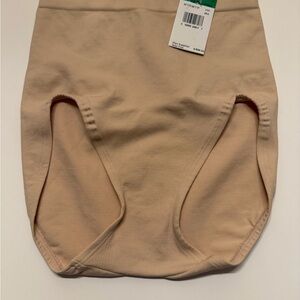 NWT Bali Women’s Shaping Ultra Control ShapeWear Briefs